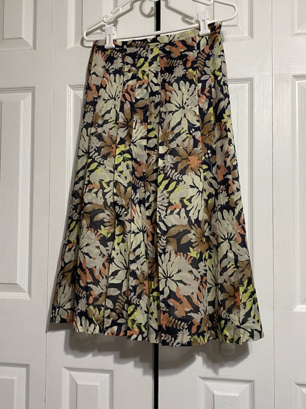 Geiger Collections Austria Pleated floral Cotton lined Midi Skirt size 38 size 6